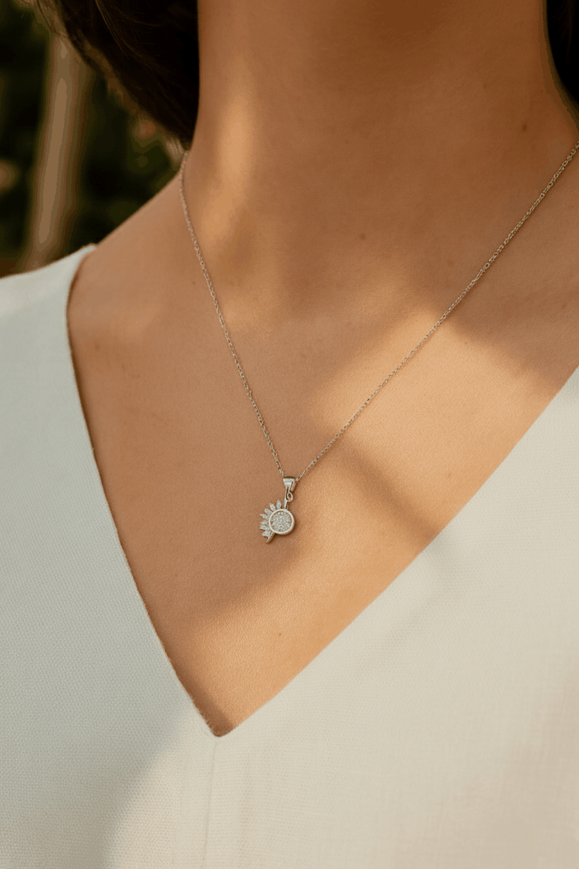 Lustra Sol 925 Sterling Silver Necklace – Gold & Silver Pendant with 18K Gold Plating, Elegant Sterling Silver Jewelry House Of RISMÉ